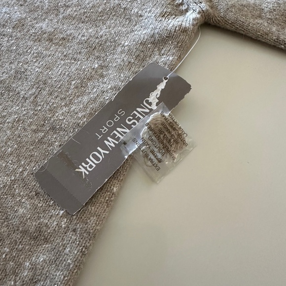 COZY JONES NY SWEATER WITH HOOD AND WARMING "POCKET"-NWT/XL - Picture 7 of 9